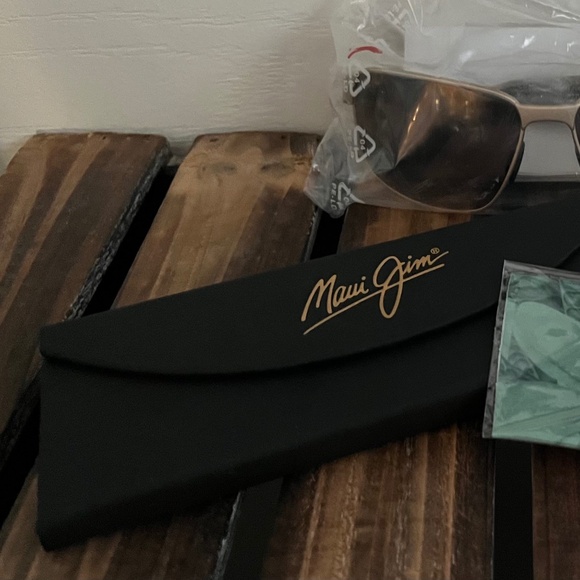 Maui Jim BACKSWING Polarized Sunglasses 709-16A Gold/Bronze Glass MSRP $349 New - Picture 4 of 16